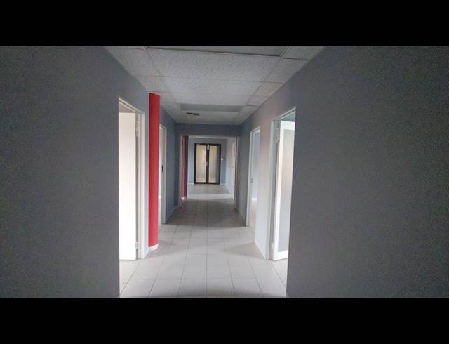 144M² OFFICE TO LET IN FOURWAYS